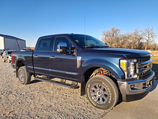 Image of Ford F-350 equipment image 3