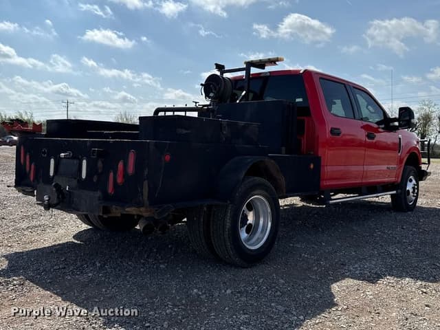 Image of Ford F-350 equipment image 4