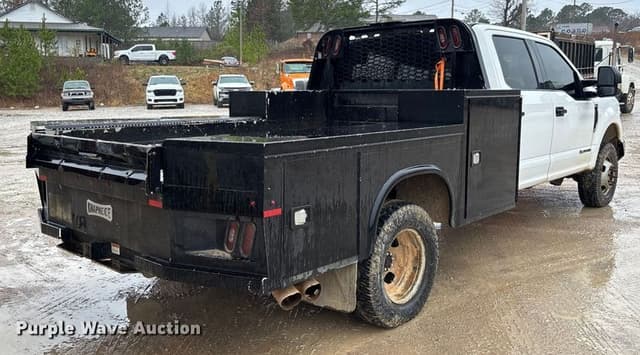 Image of Ford F-350 equipment image 4