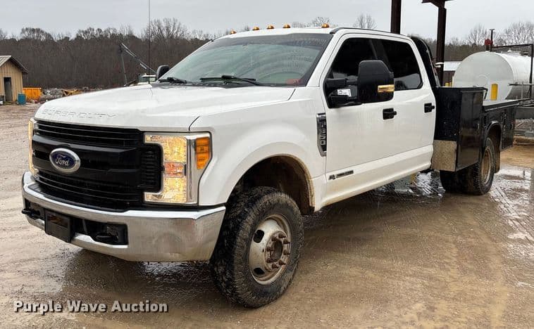 Image of Ford F-350 Primary image