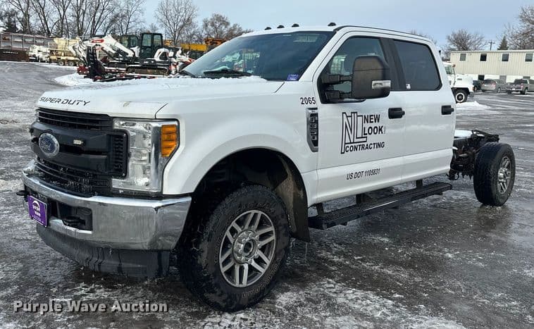 Image of Ford F-350 Primary image