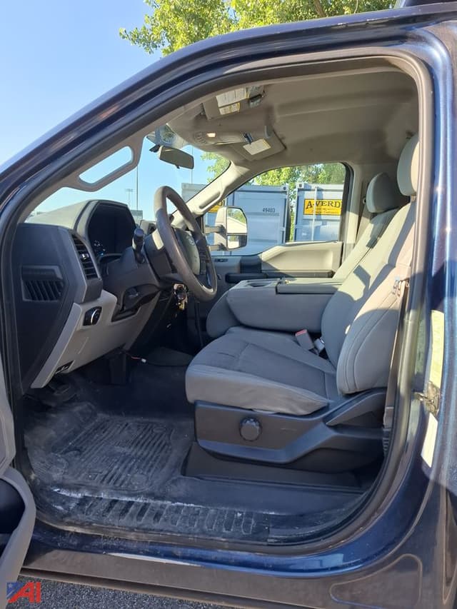 Image of Ford F-350 equipment image 4
