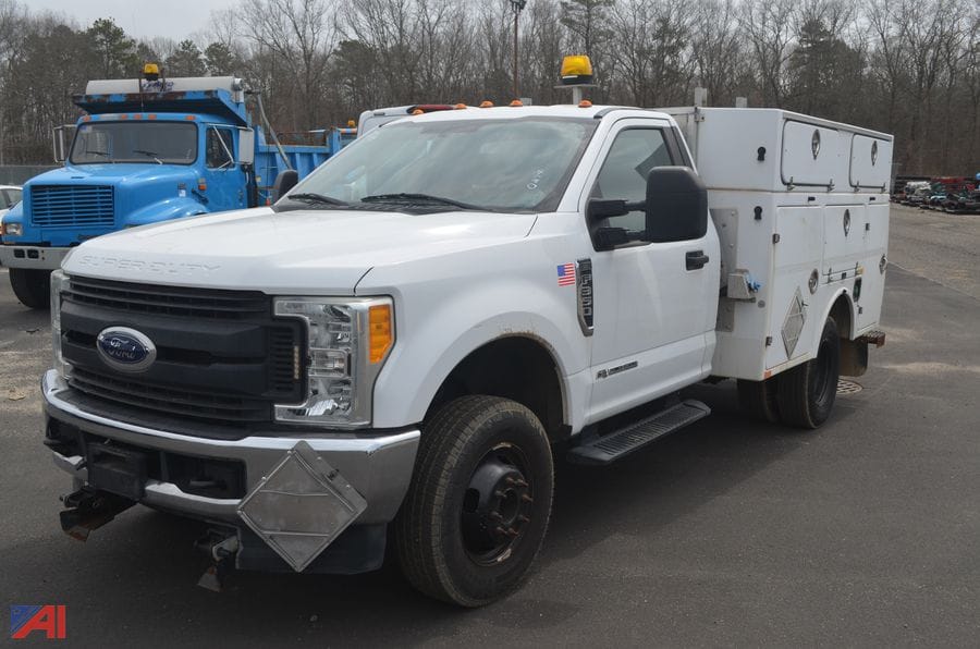 2017 Ford F-350 Equipment Image0