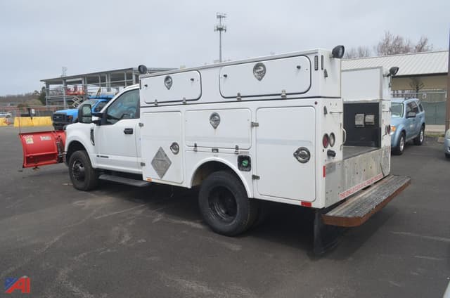 Image of Ford F-350 equipment image 1