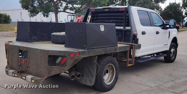 Image of Ford F-350 equipment image 4