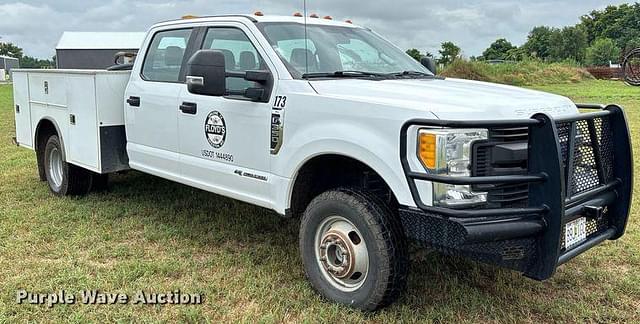 Image of Ford F-350 equipment image 2