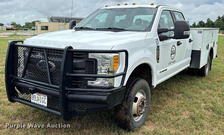 Image of Ford F-350 Primary image