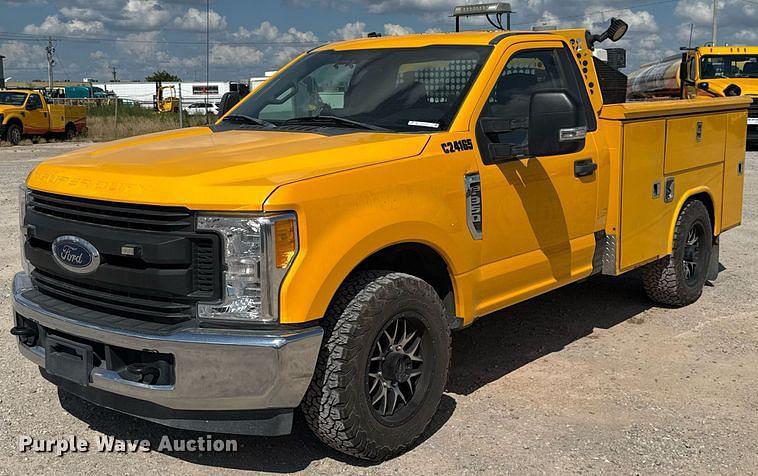 Image of Ford F-350 Primary image