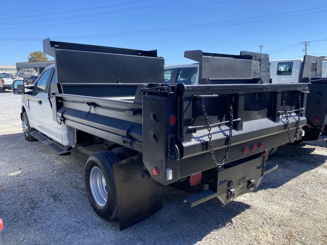 Image of Ford F-350 equipment image 1