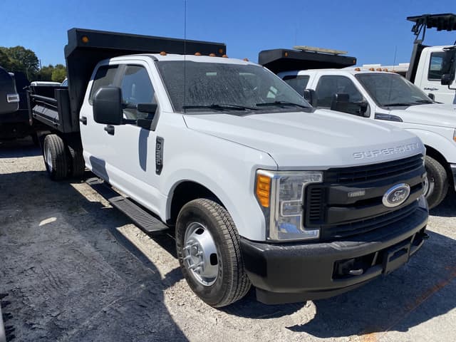 Image of Ford F-350 equipment image 3