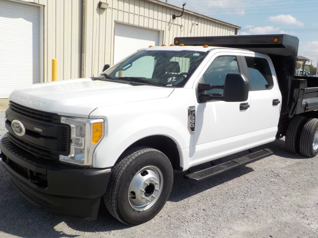 Image of Ford F-350 Primary image