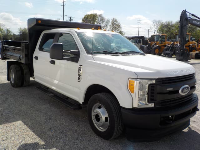Image of Ford F-350 equipment image 1