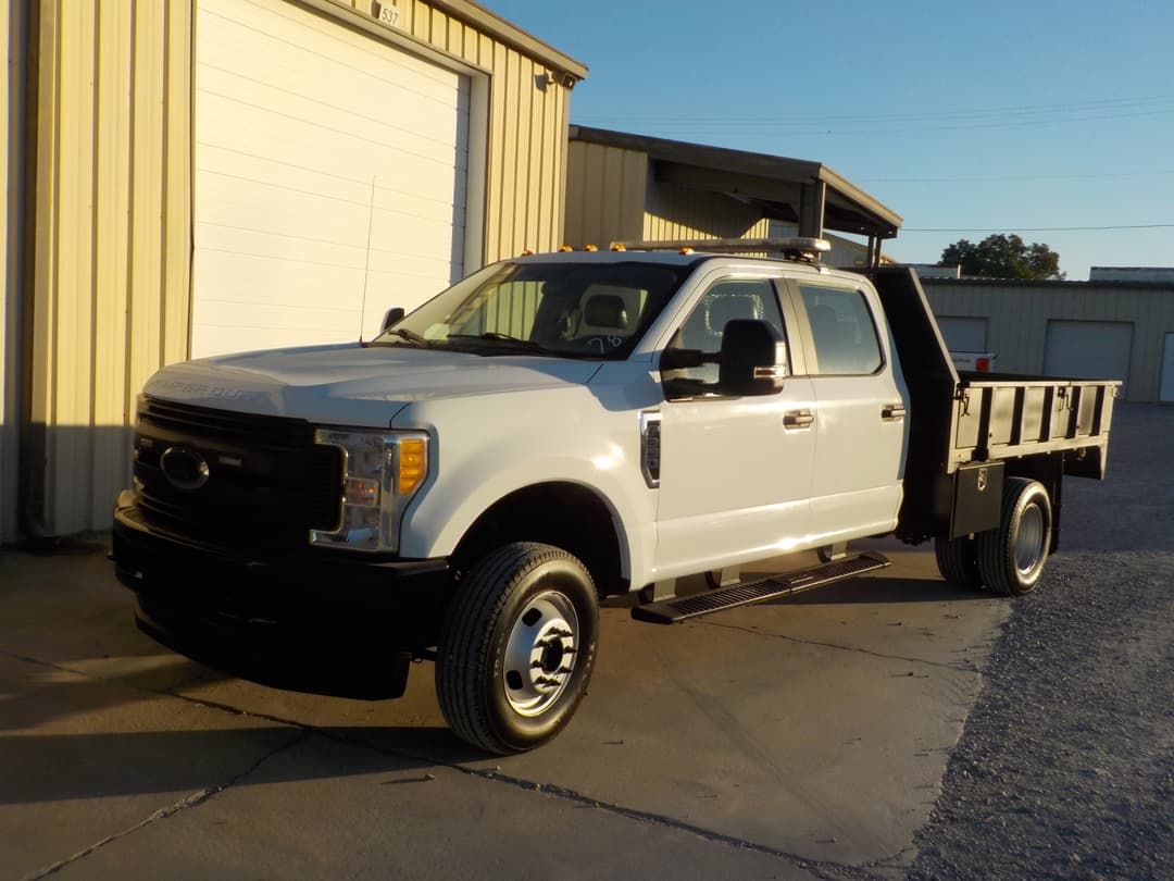 Image of Ford F-350 Primary image