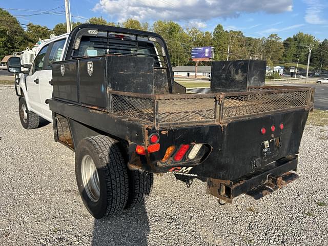 Image of Ford F-350 equipment image 4