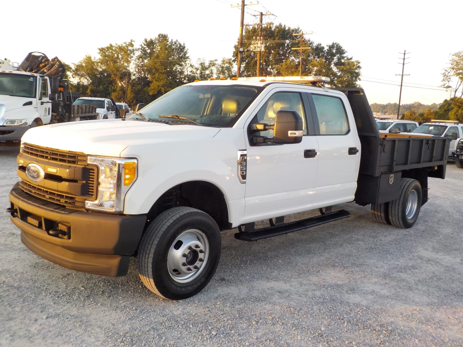 2017 Ford F-350 Equipment Image0