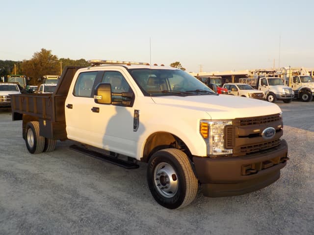 Image of Ford F-350 equipment image 1