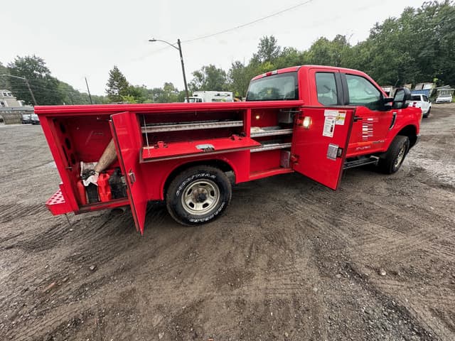 Image of Ford F-350 equipment image 2