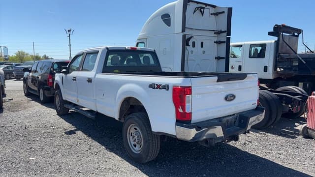 Image of Ford F-350 equipment image 1