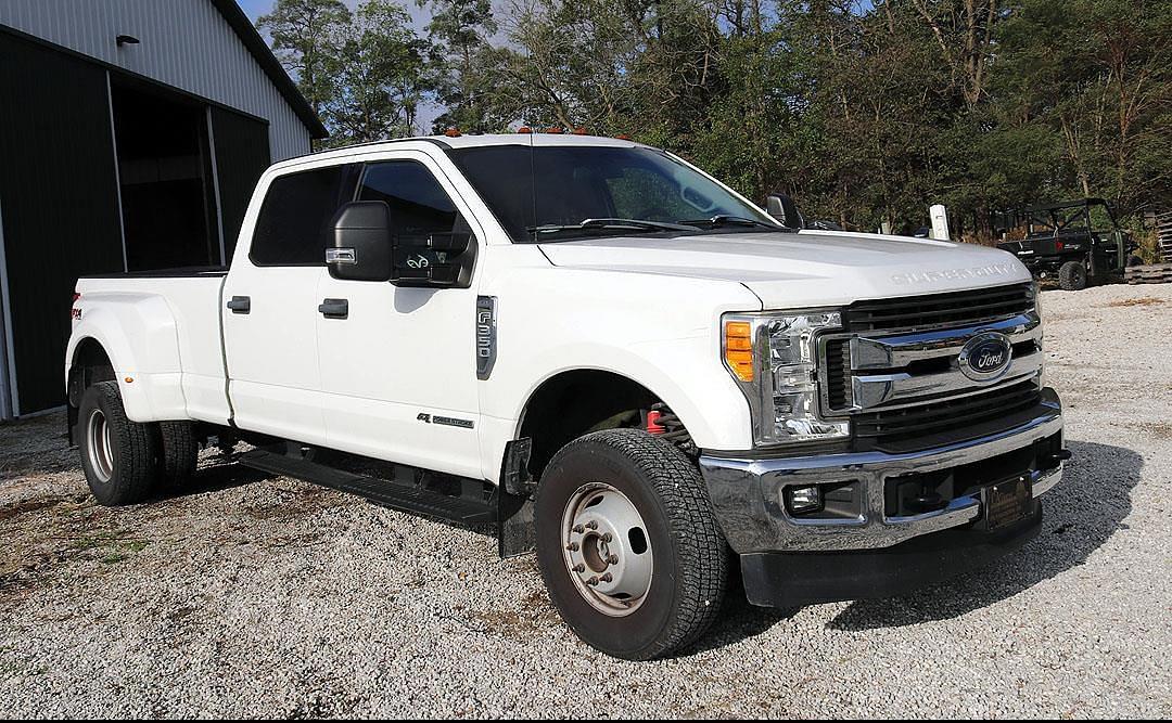 Image of Ford F-350 Primary image