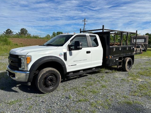 Image of Ford F-450 Primary image