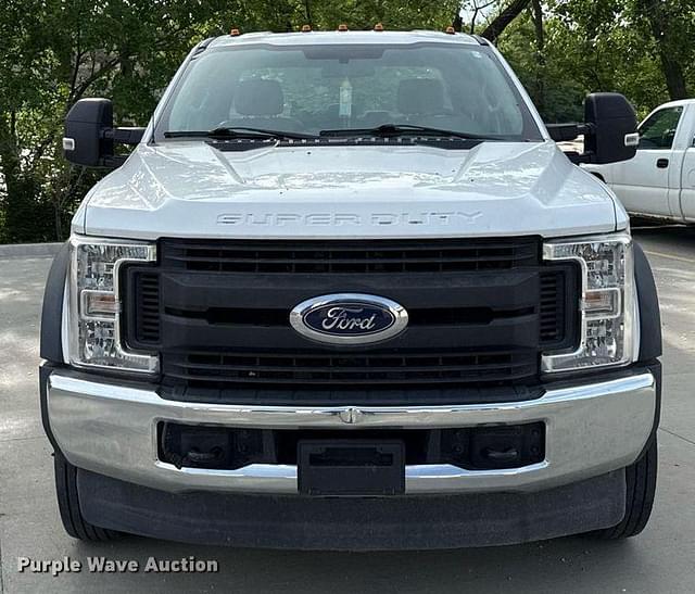 Image of Ford F-450 equipment image 1
