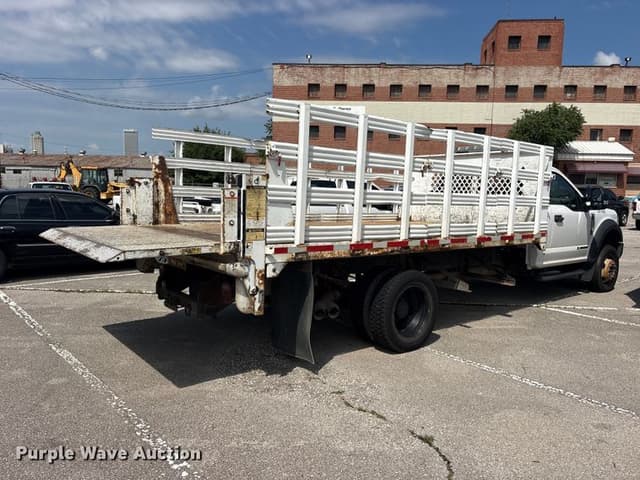 Image of Ford F-450 equipment image 4