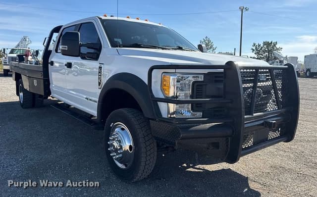 Image of Ford F-450 equipment image 2