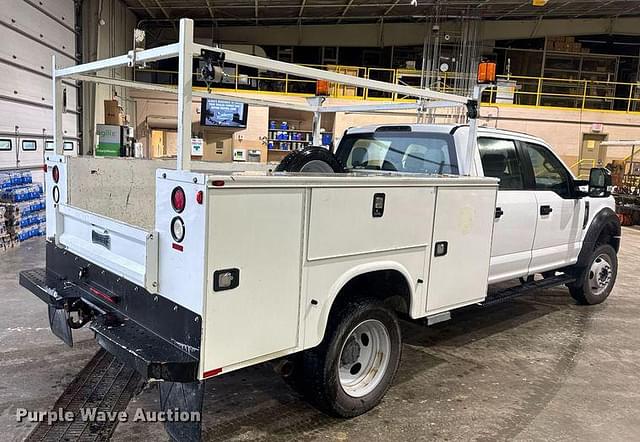 Image of Ford F-450 equipment image 4