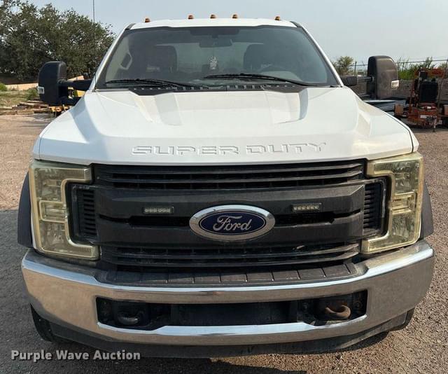 Image of Ford F-450 equipment image 1