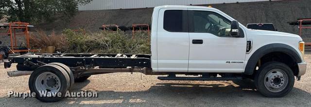 Image of Ford F-450 equipment image 3