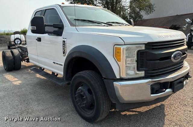 Image of Ford F-450 equipment image 2