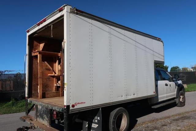 Image of Ford F-450 equipment image 2