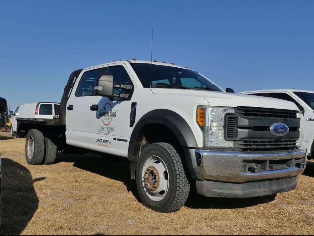 Image of Ford F-450 Primary image