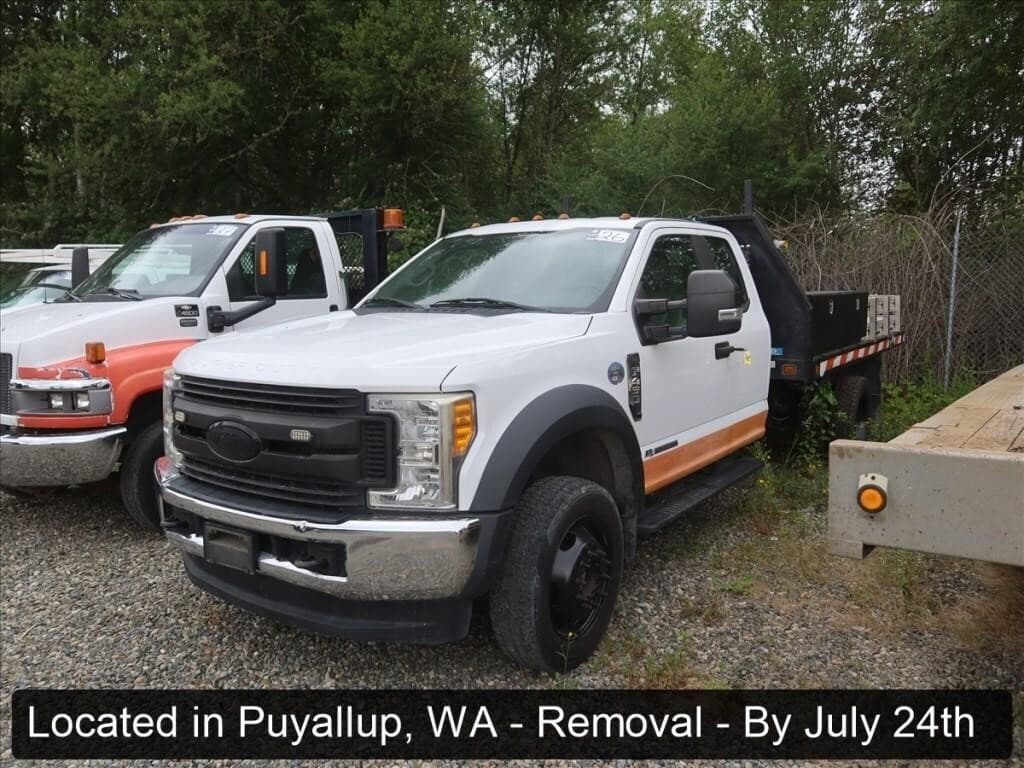 Image of Ford F-450 Primary image