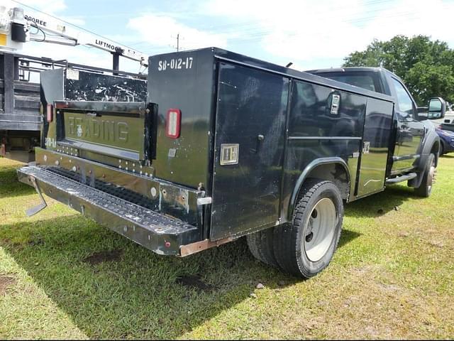 Image of Ford F-450 equipment image 2