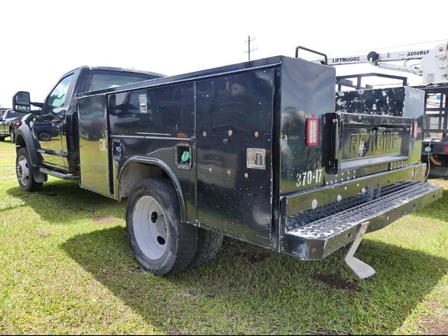 Image of Ford F-450 equipment image 3