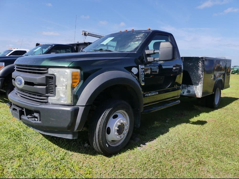 Image of Ford F-450 Primary image