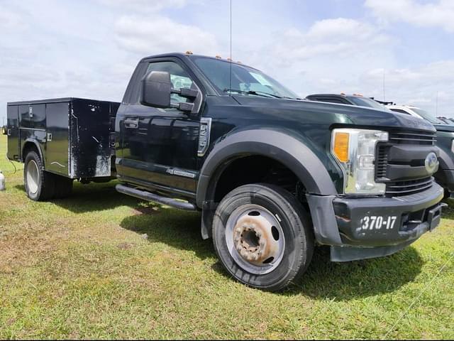 Image of Ford F-450 equipment image 1