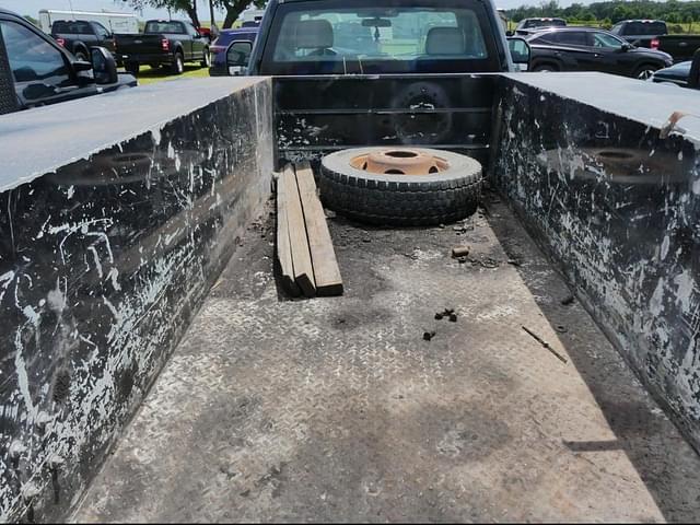 Image of Ford F-450 equipment image 4