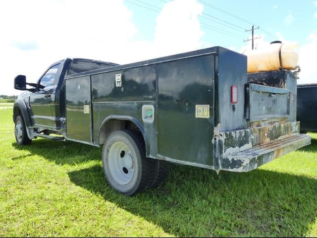 Image of Ford F-450 equipment image 3