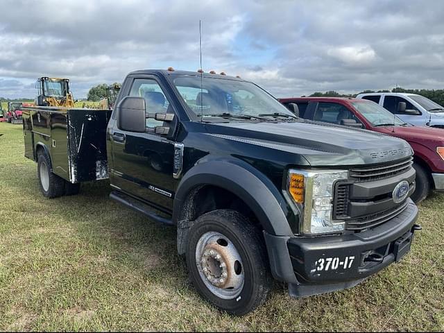Image of Ford F-450 equipment image 3