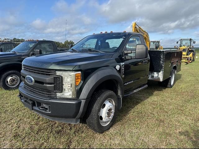 Image of Ford F-450 equipment image 1