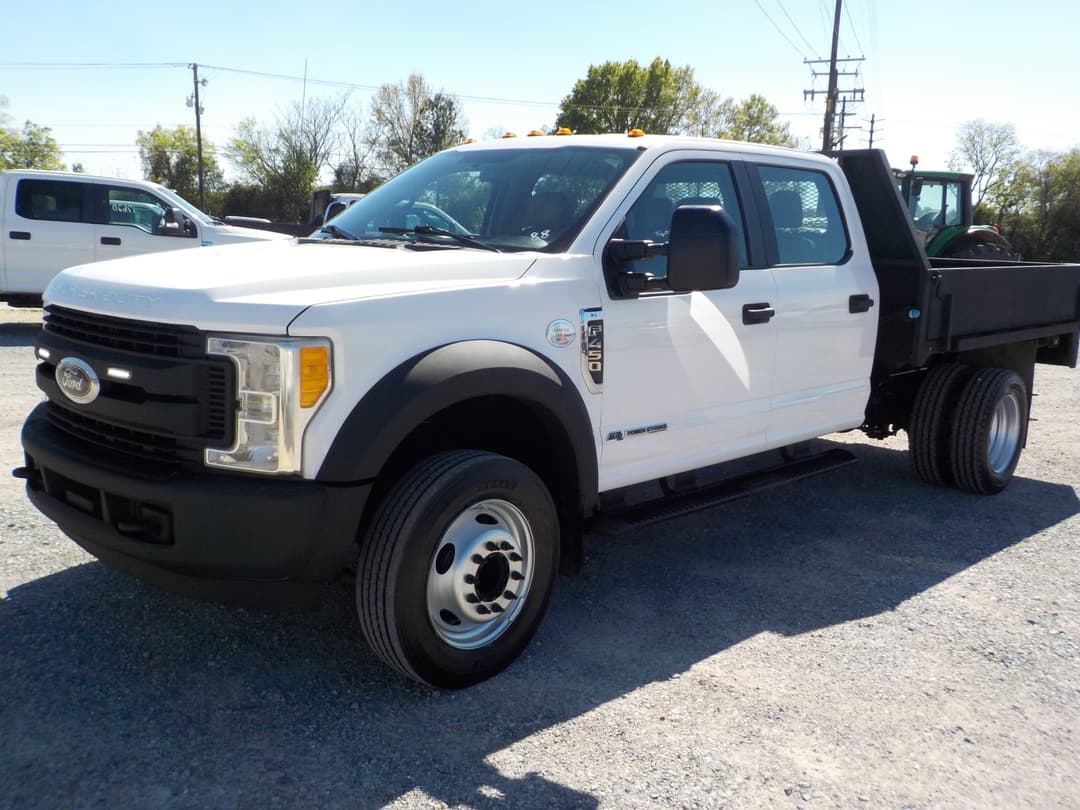 Image of Ford F-450 Primary image