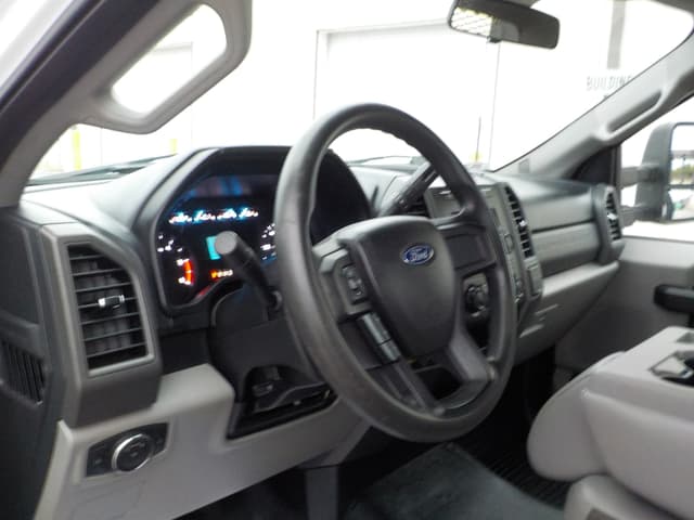 Image of Ford F-450 equipment image 4