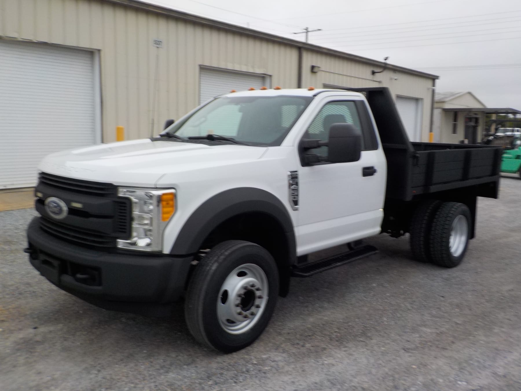 2017 Ford F-450 Equipment Image0