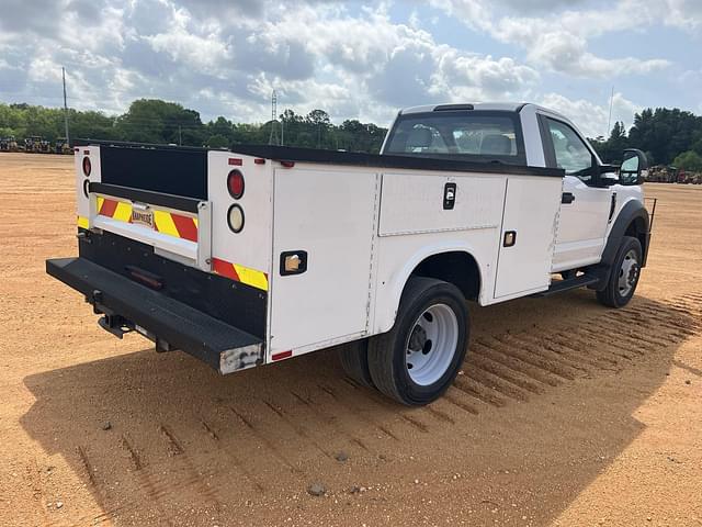 Image of Ford F-450 equipment image 2