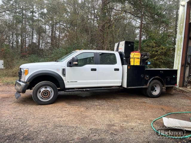 Image of Ford F-450 equipment image 1