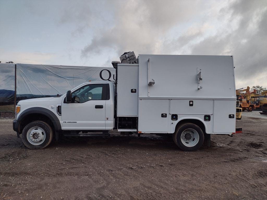 2017 Ford F-550 Equipment Image0
