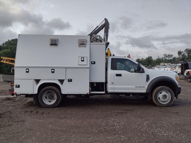 Image of Ford F-550 equipment image 2