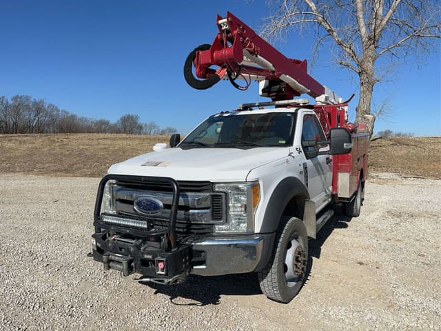 Image of Ford F-550 equipment image 2